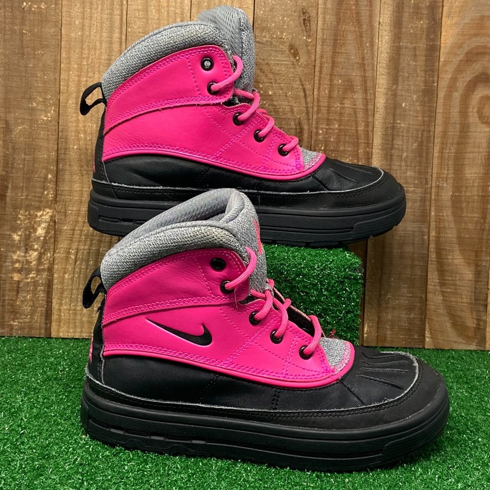 Nike 524877-600 ACG Woodside 2 Girl's Snow Boots Black Pink Gray Kids SZ 2Y